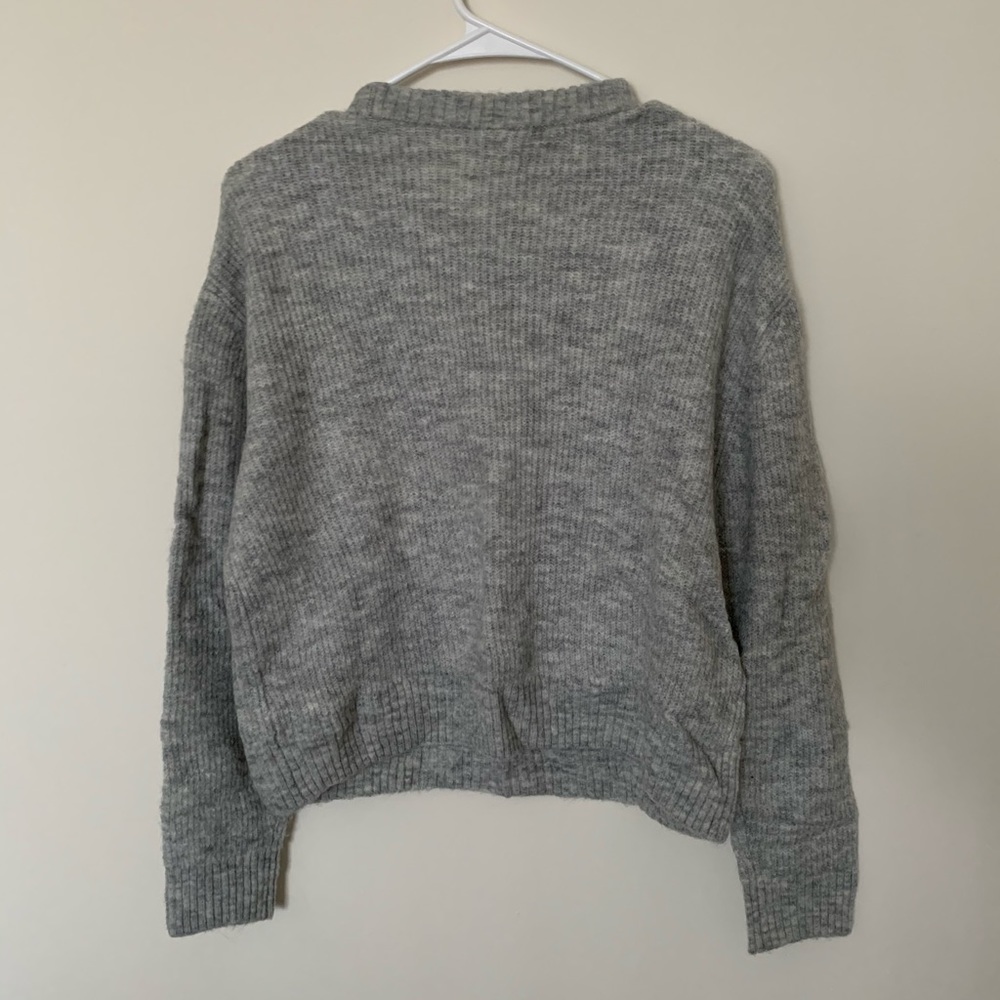 Gray pullover sweater! - Picture 2 of 3